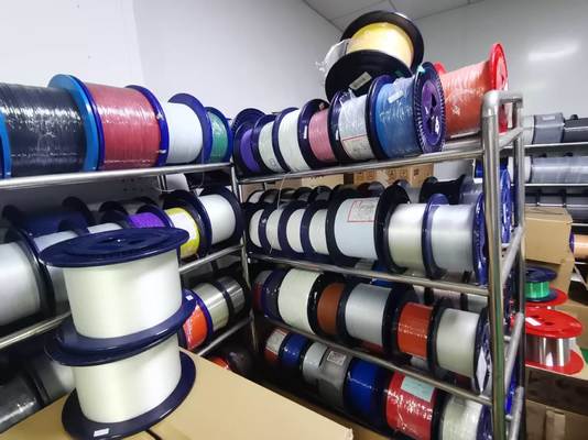 G657A2 Einzelmodus-nackte optische Faser 0,25 mm ultradünne Biegebeständigkeit für FTTH- und Drohnenanwendungen