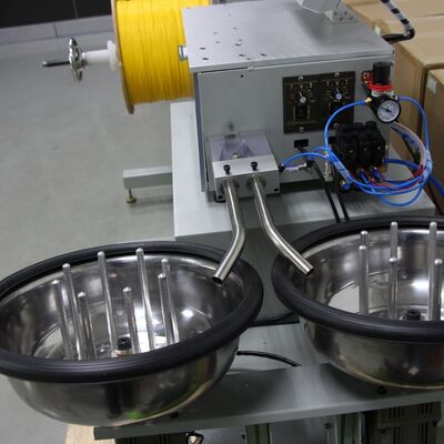 CLX-96 Automatische Schnittmaschine für Glasfaserkabel mit 1,6-2,1 m/s Geschwindigkeit für 0,9 mm-6 mm Patch Cords und Touch Interface