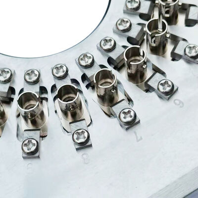 Verhärteter Edelstahl S136 Glasfaserpoliergerät für ST-Anschlüsse mit 24 Anschlüssen in einem Zyklus und Einsetzverlust ≤0,20 dB